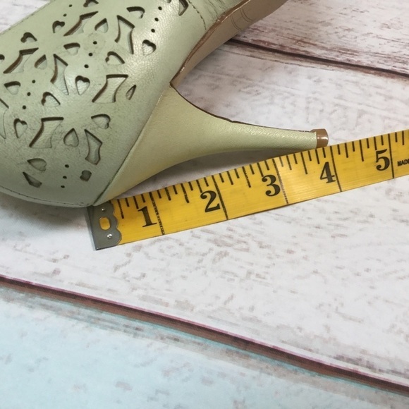 Enzo Angiolini Megastar Mid Heel Pumps Mint Green Lazer Cut Size 7.5 M - Picture 8 of 11